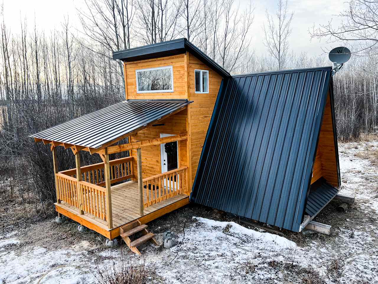 Cozy tiny A-Frame Cabin