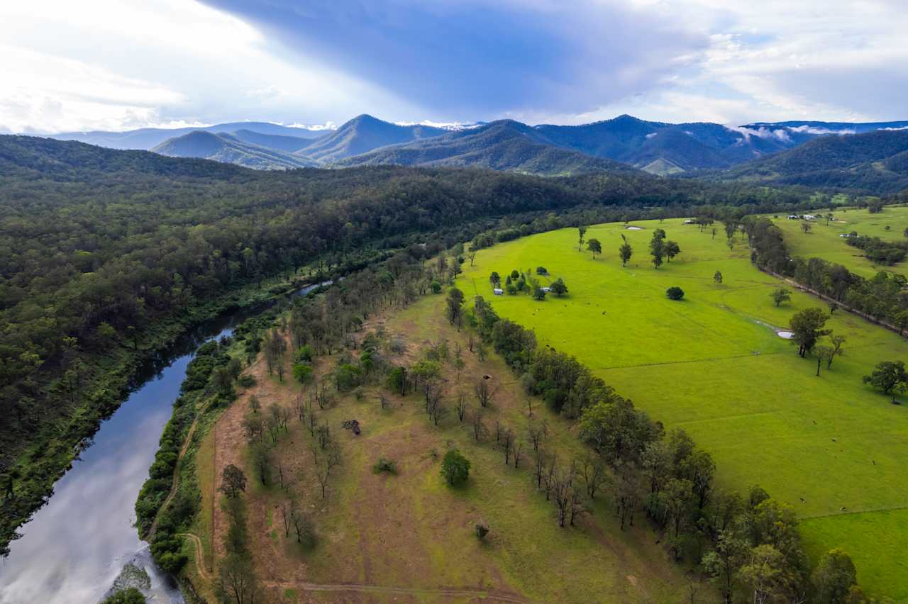 Overlooking the Macleay river and surrounds