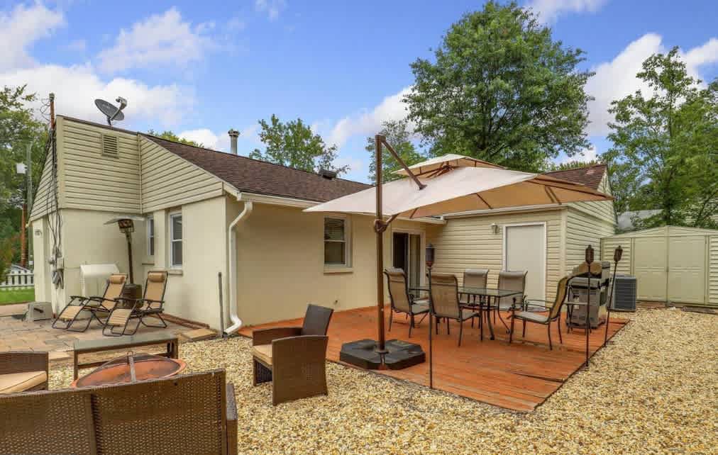 Right side of backyard patio area