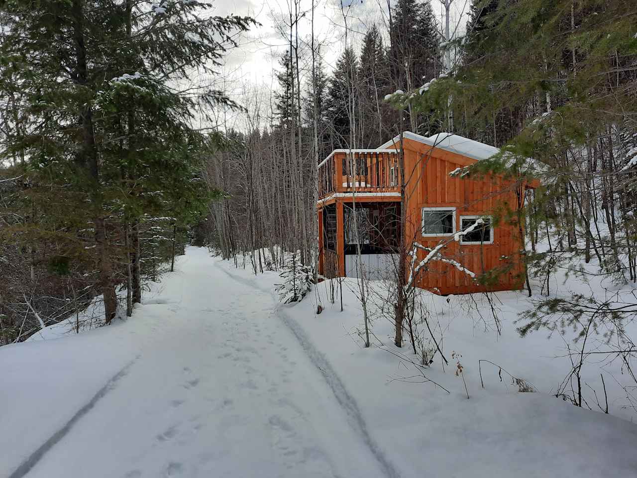 Fir & Feather Mountain Treehouse