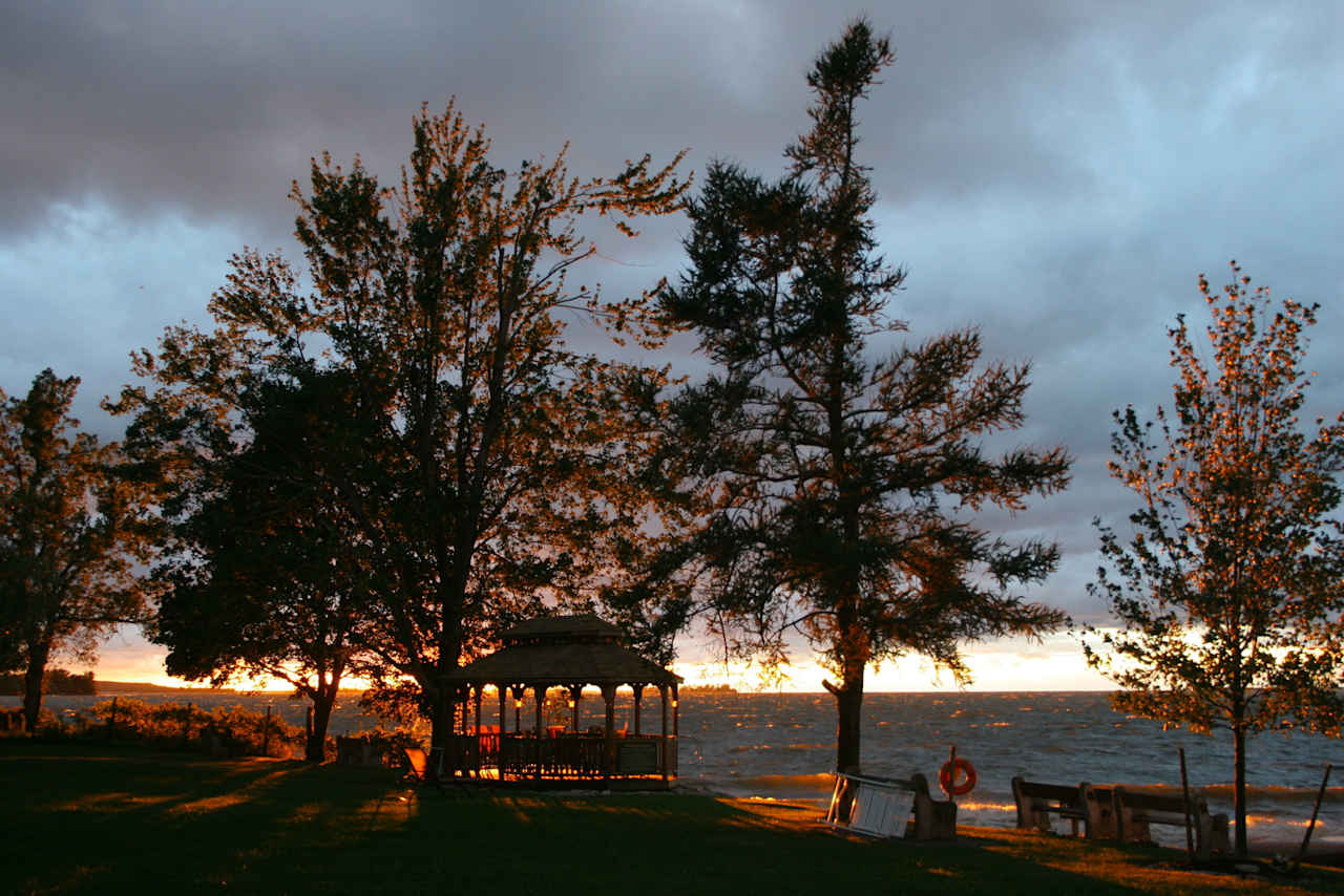 Willows On The Lake Campground