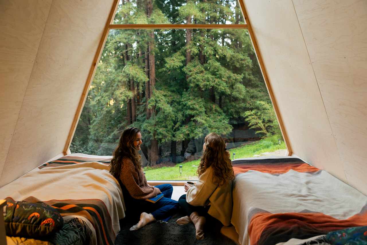 slumber party vibes. love the sheepskin rug on- super cozy. 