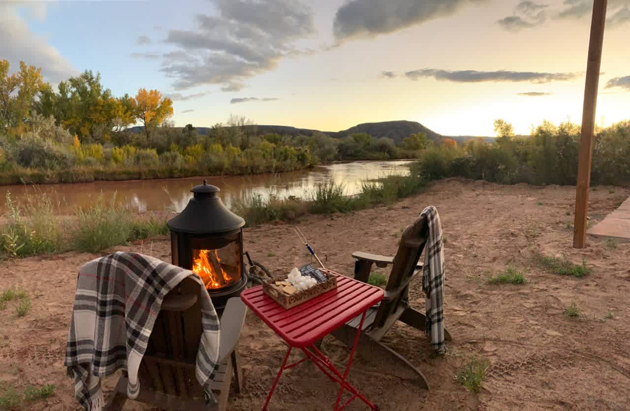 Viento Del Rio RV River Campsite