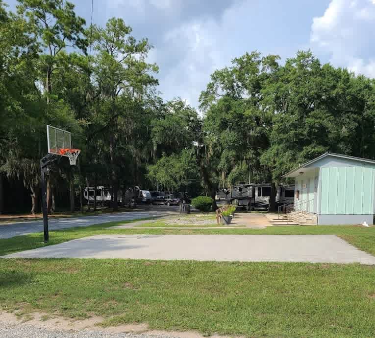 Spacious Skies Savannah Oaks Campground