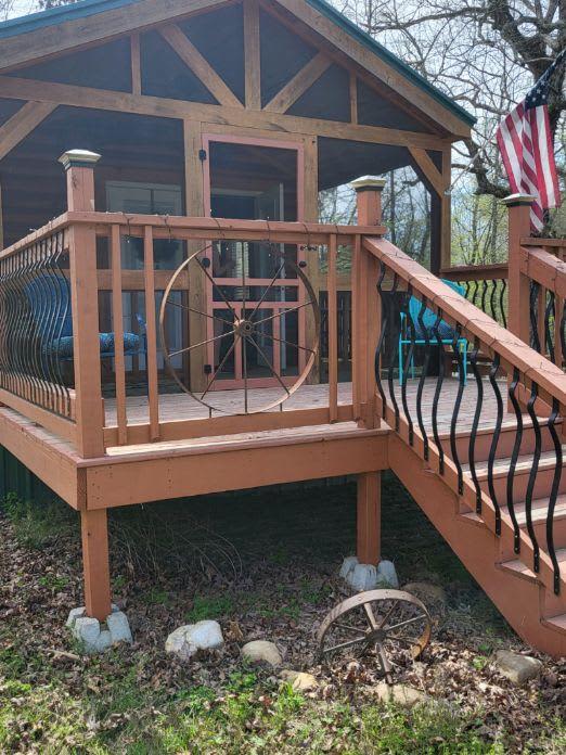 Rustic Tiny House with Dog Kennel!