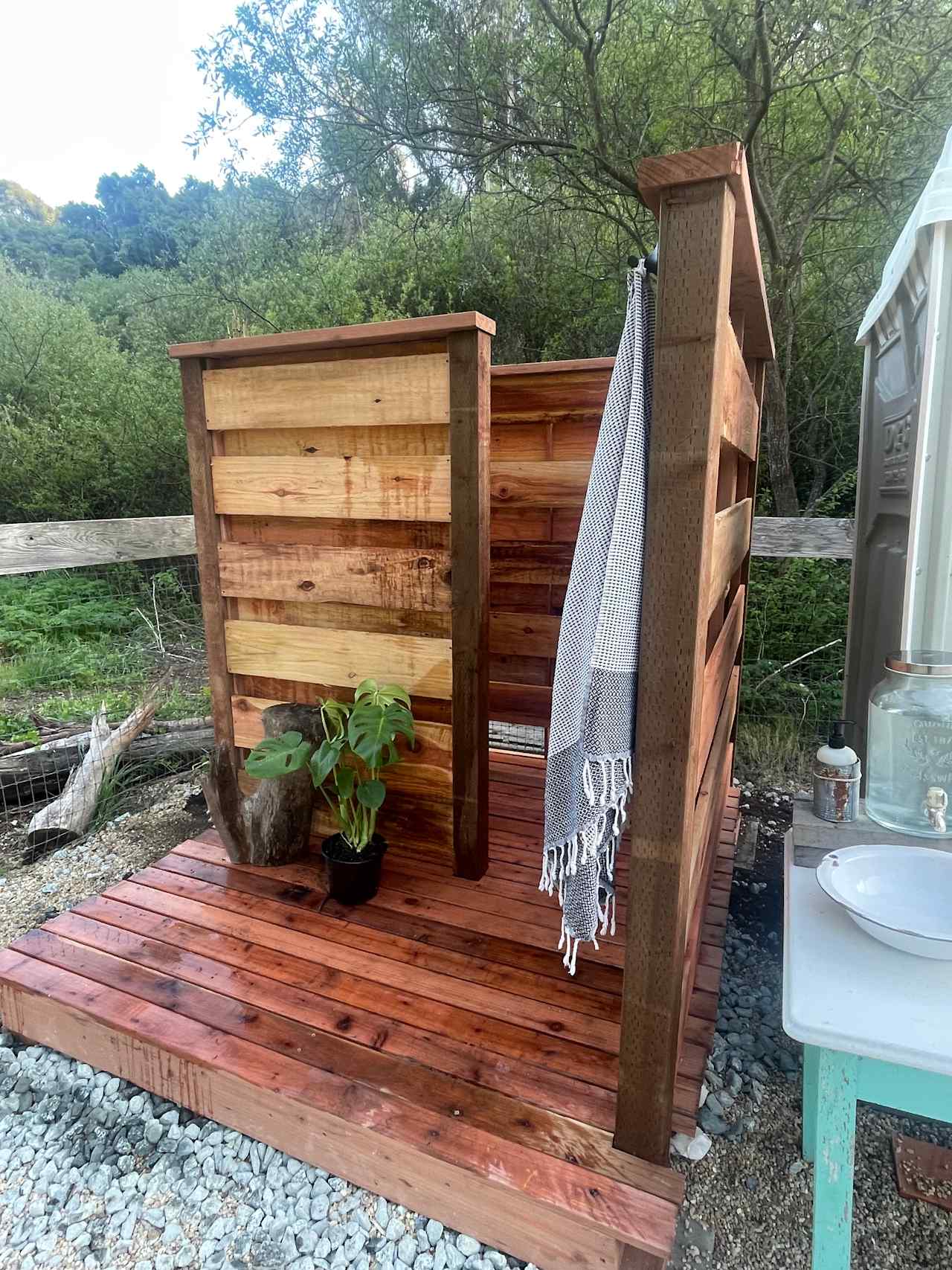 Newly added: Outdoor shower! 🧼 