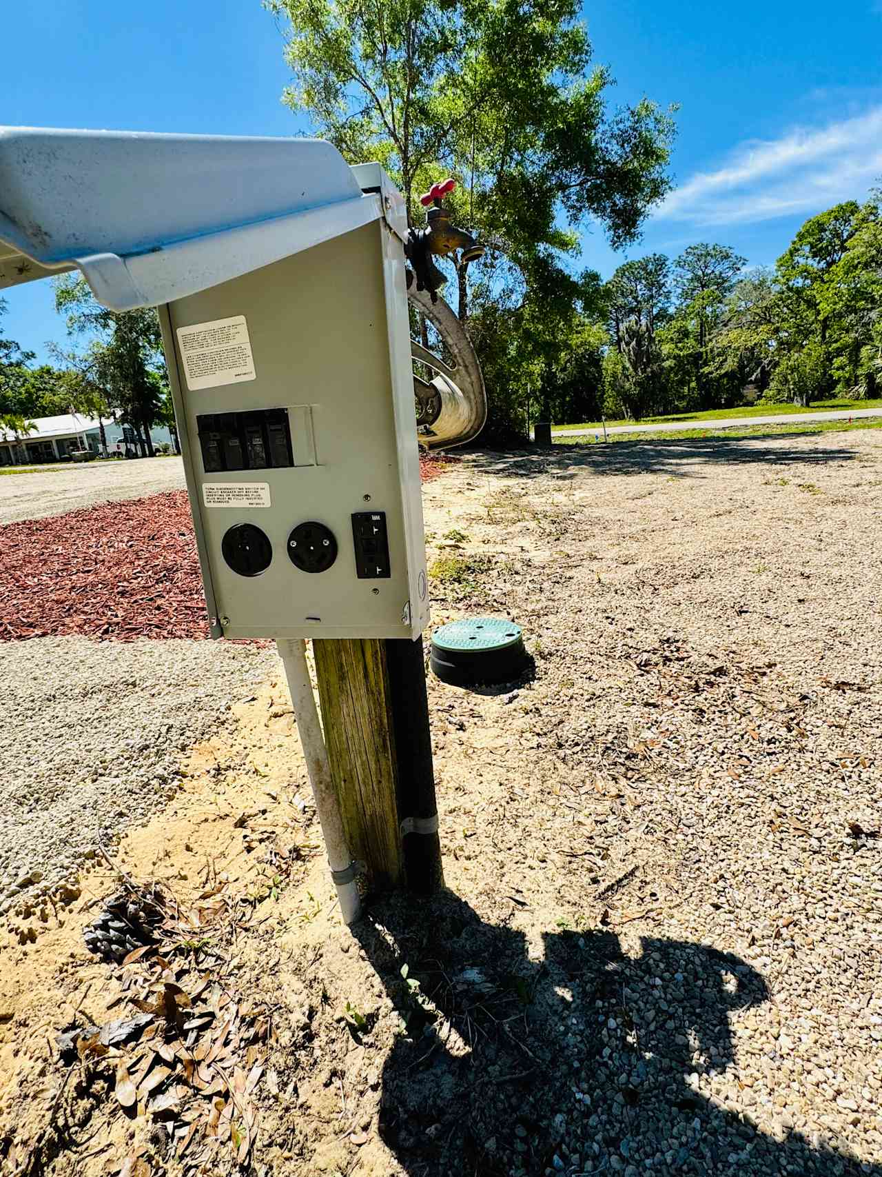 30/50 amp full hookup 