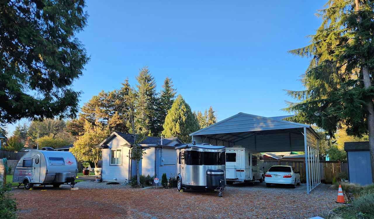 Room to maneuver small travel trailer.