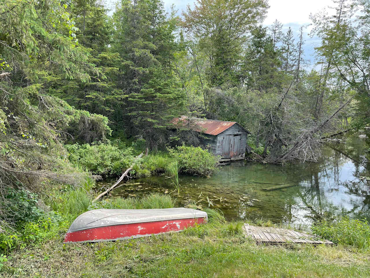 Rustic Cottage on Sandy Lake Creek