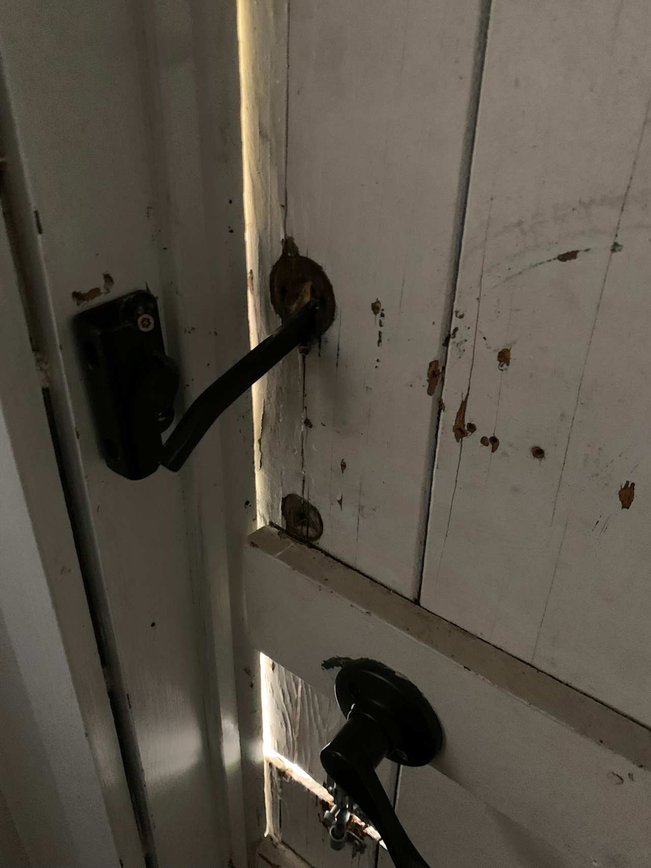 A closer view. This is unacceptable. The front door also doesn’t lock from the outside. 