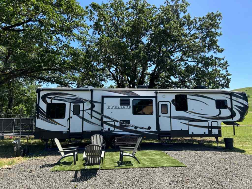 Rolling Oaks RV