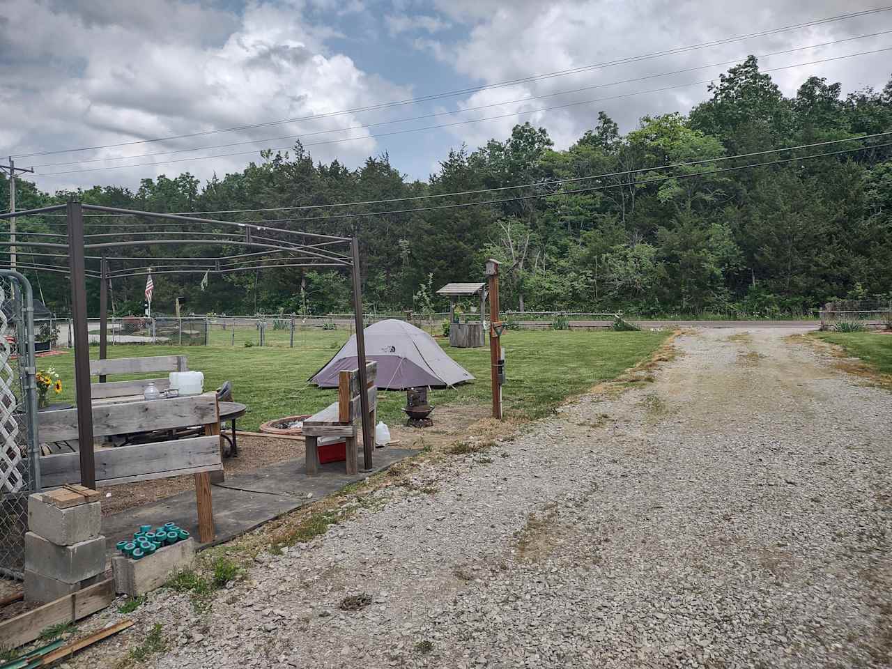 Peaceful yard 🏕️ camping