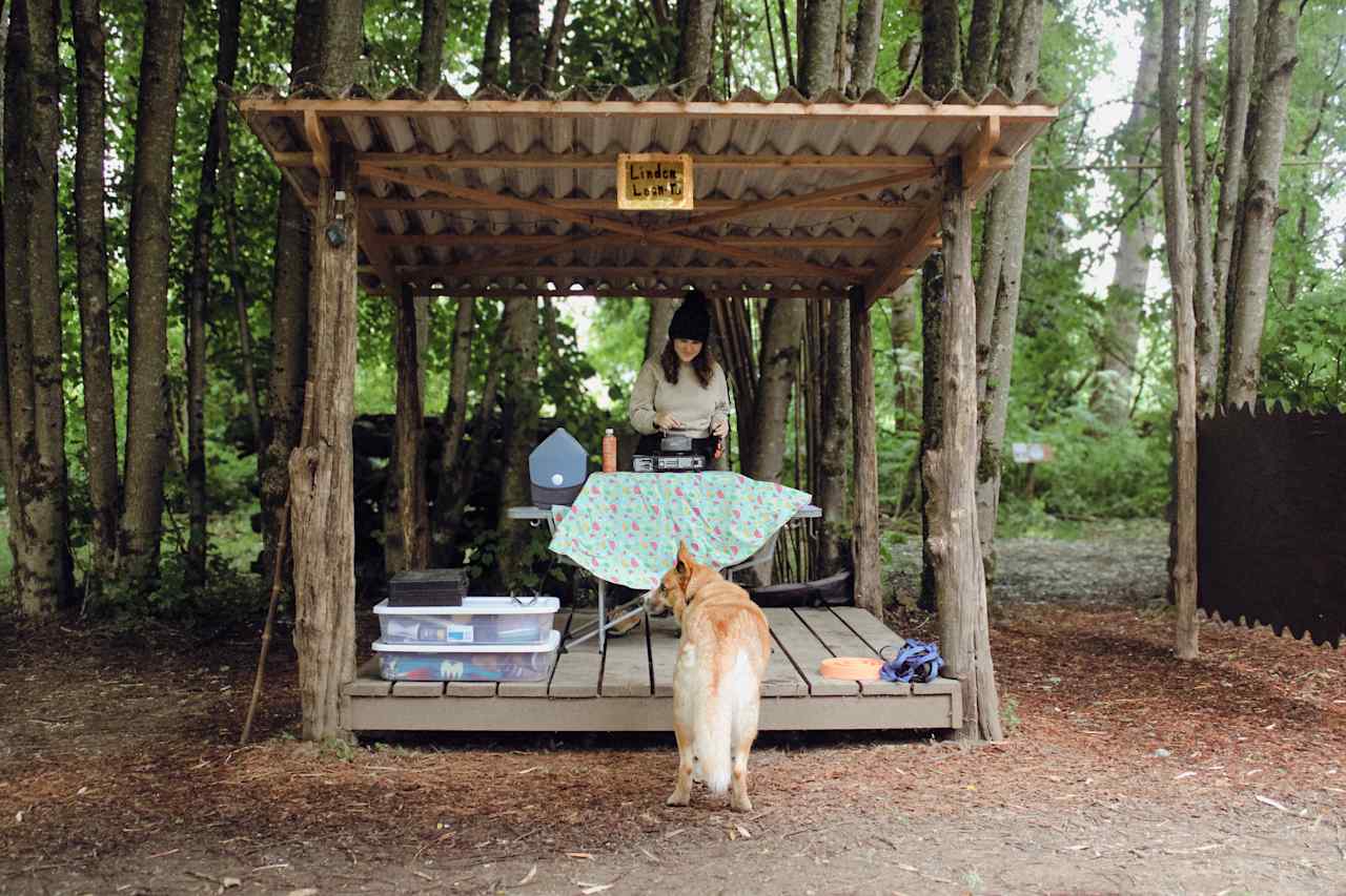 We didn't need to use our tent on the platform, so I used it to cook while it rained. Was really great to have that overhang with the weather