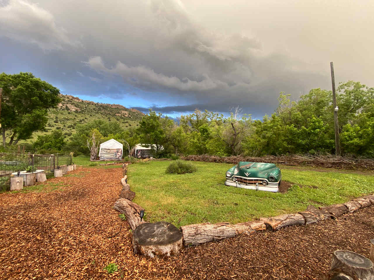 Red Rocks Glamping & RV Sites