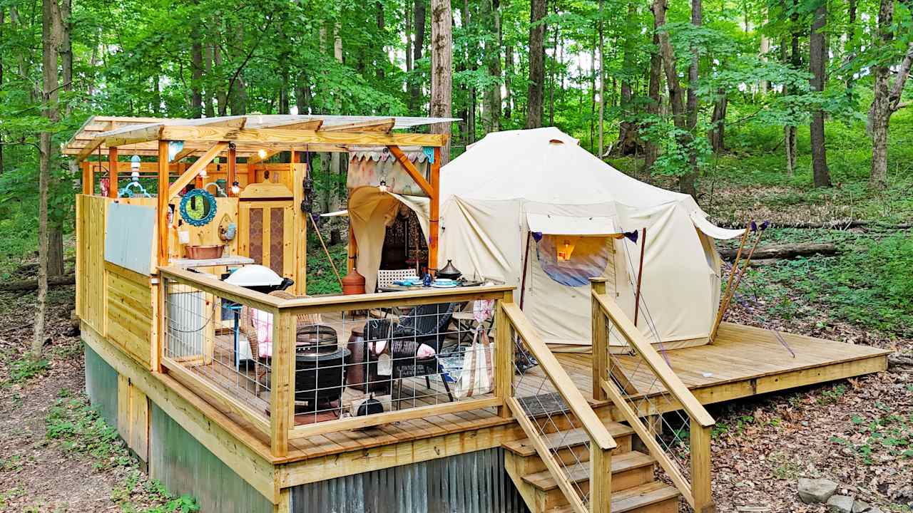 NOW THIS IS GLAMPING! The Bombay Belle is a truly unique experience. Relax in nature at this off-grid glamorous camping site.