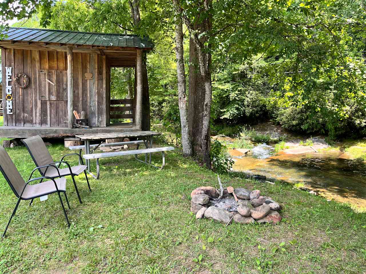 At the Ridge Camp-Riverside Escapes