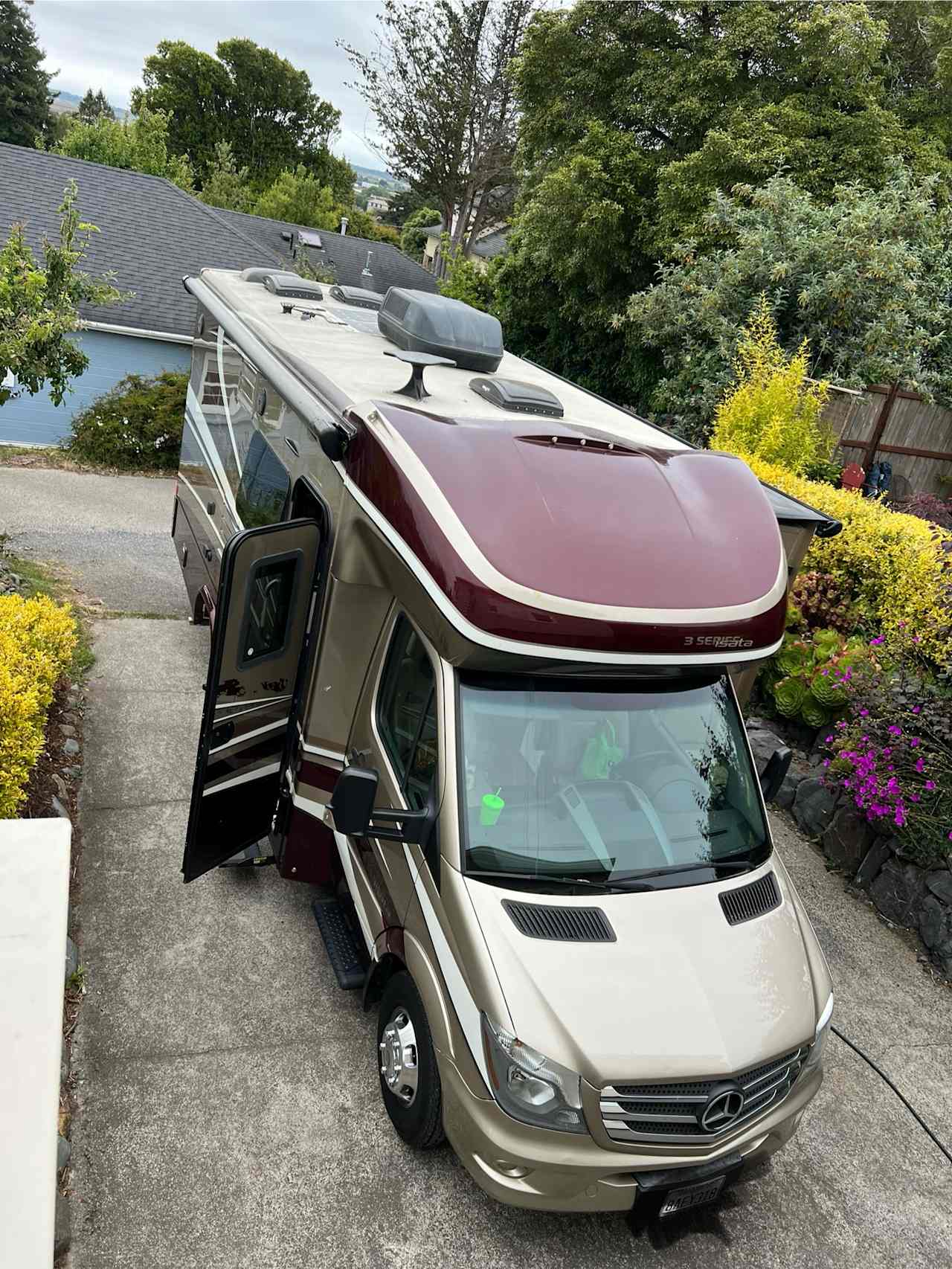 27 ft class c RV