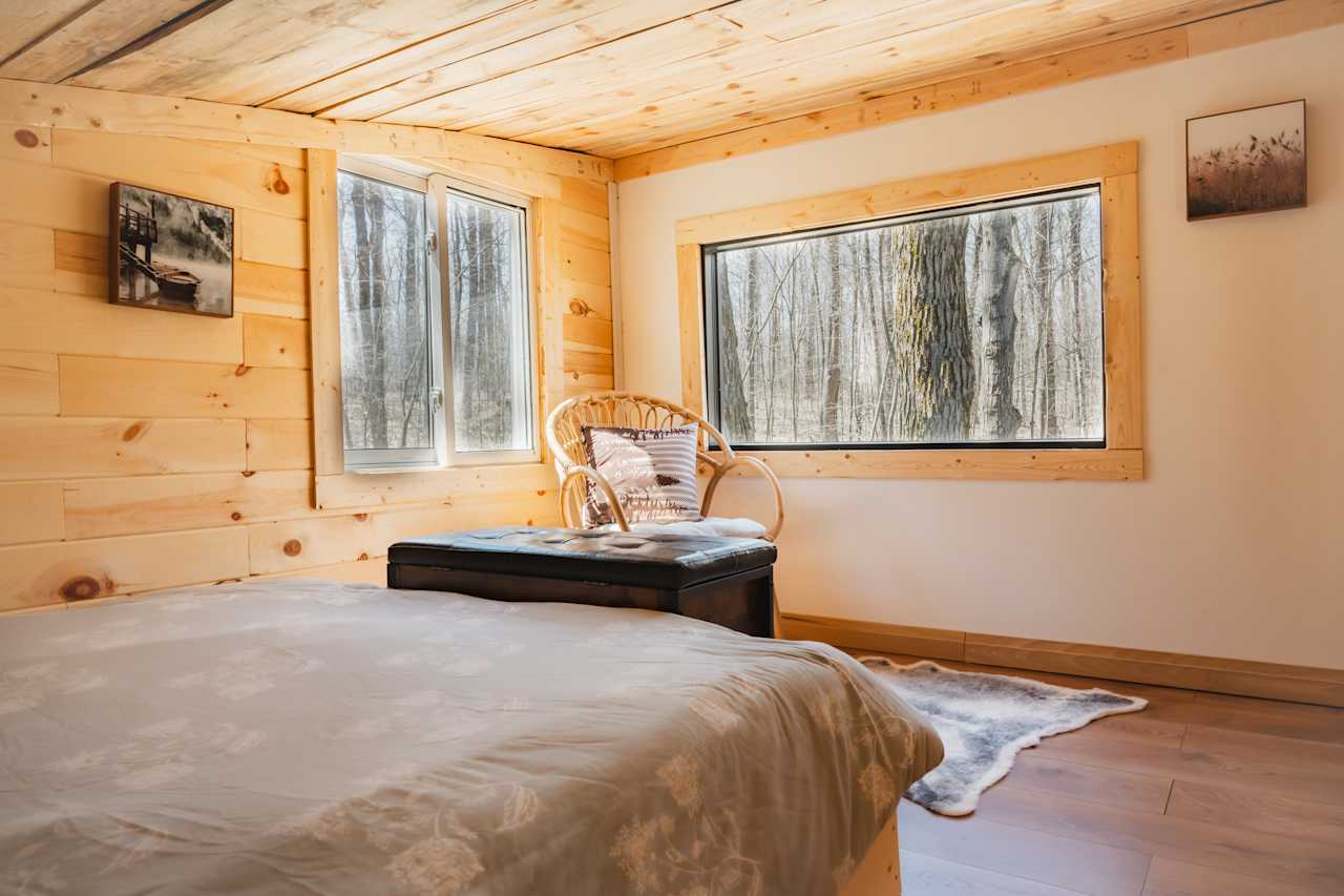 Off Grid Cabin in The Woods