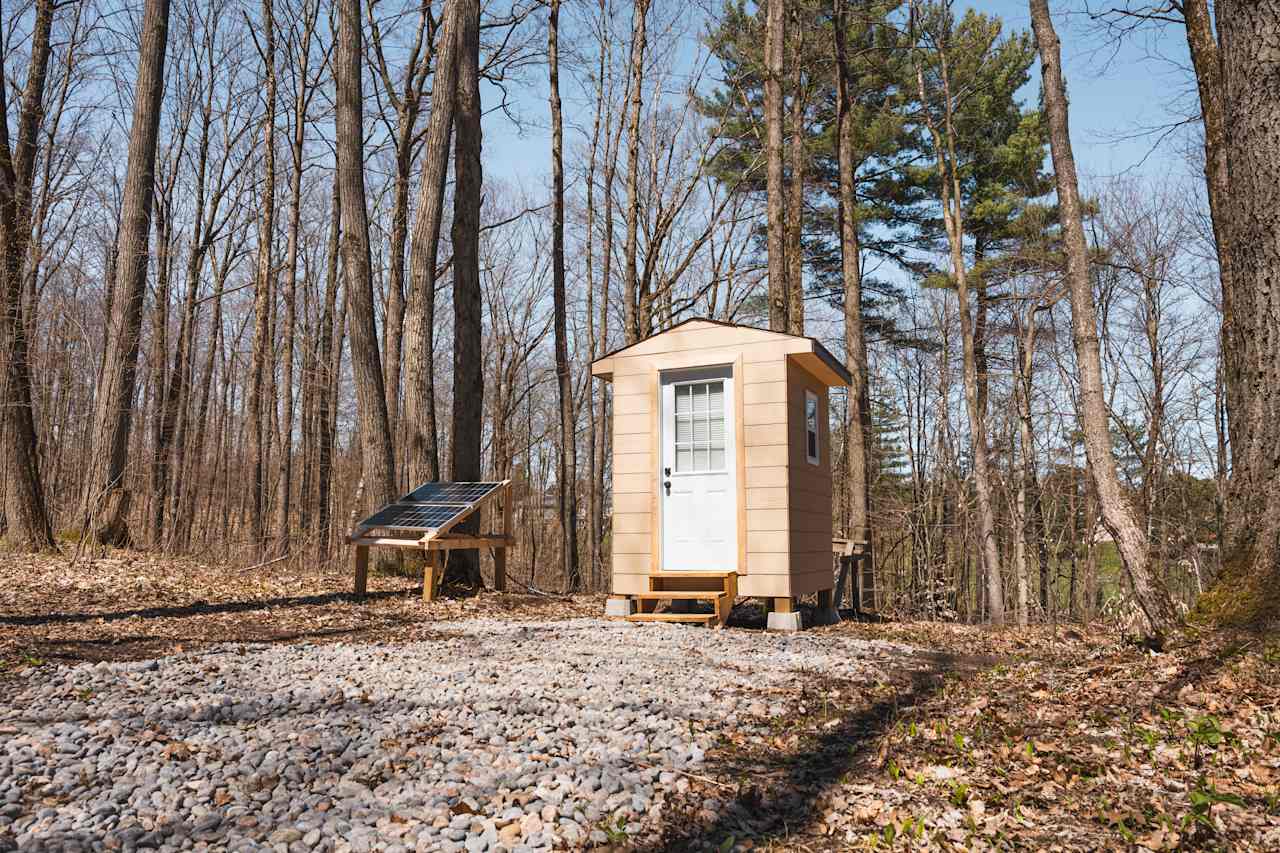 Off Grid Cabin in The Woods