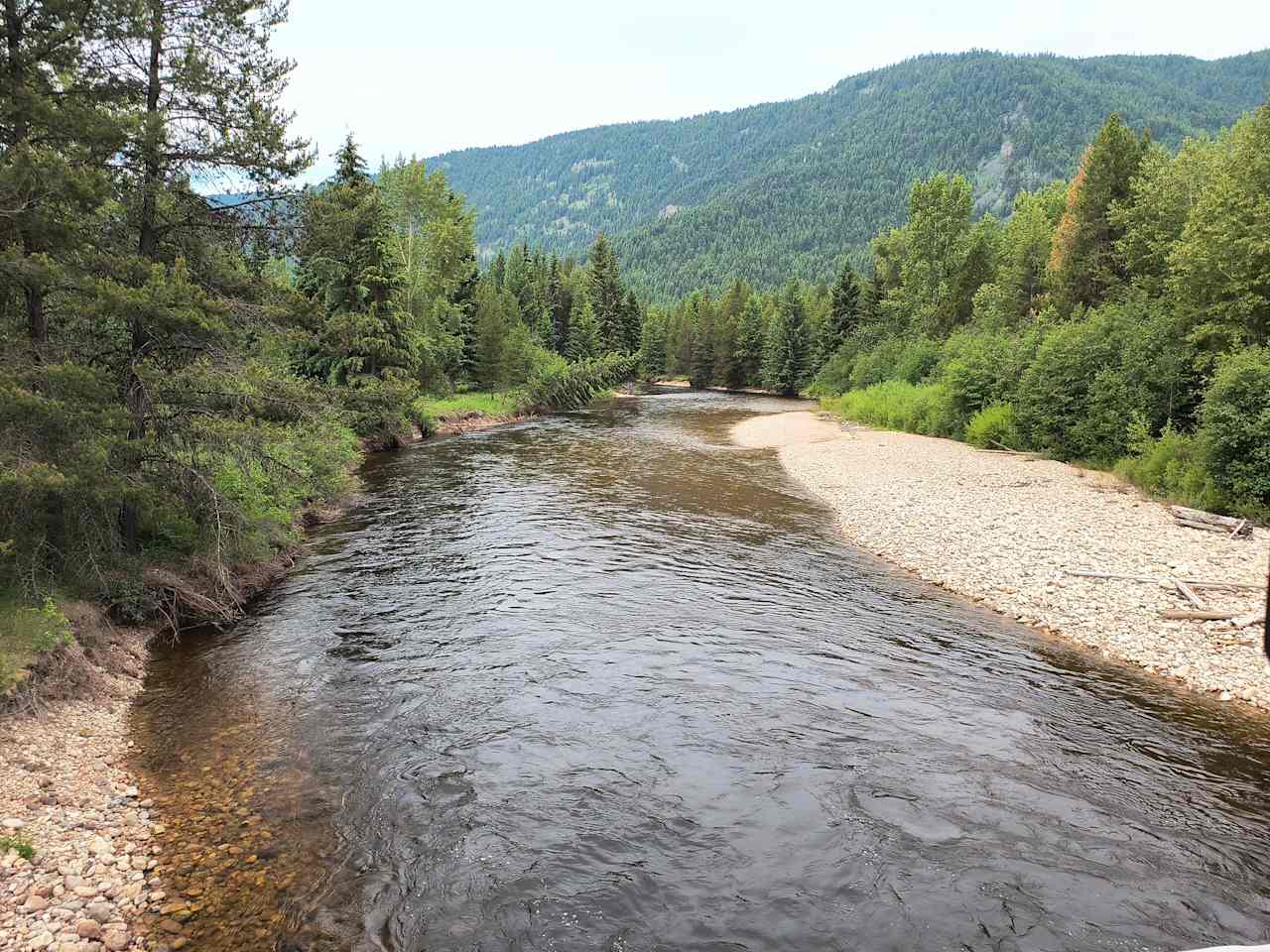 ARLO's KVR Trail Riverside Camping