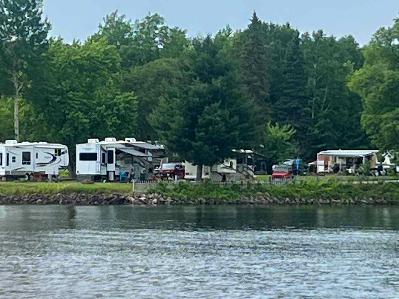 Birch's Lakeside Campground/Marina