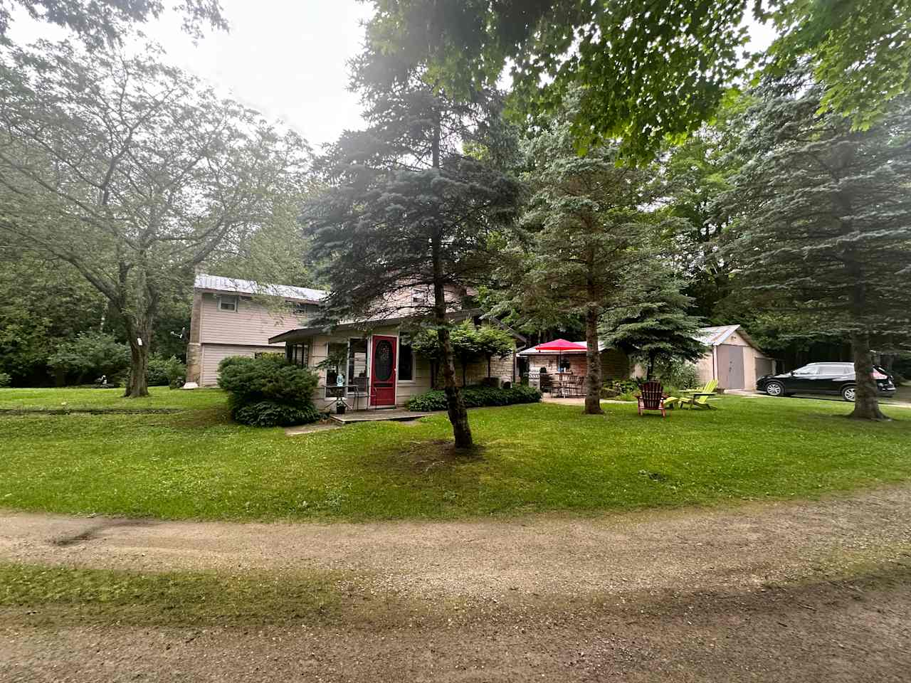 Country Cottage In The Trees