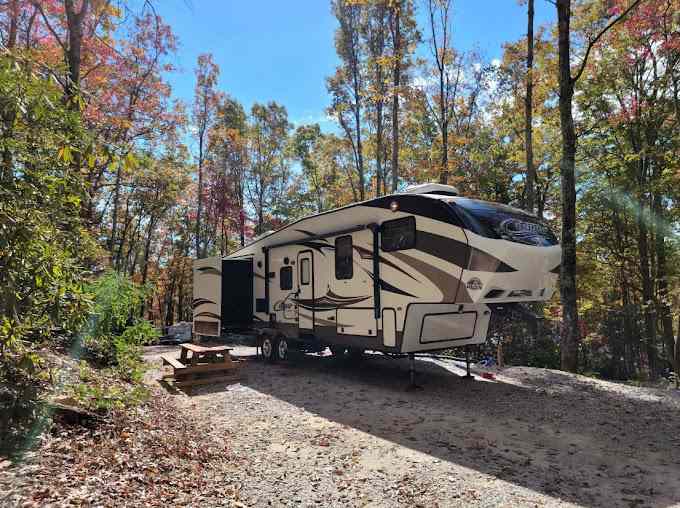 Spacious Skies Bear Den - RV/Tent Sites