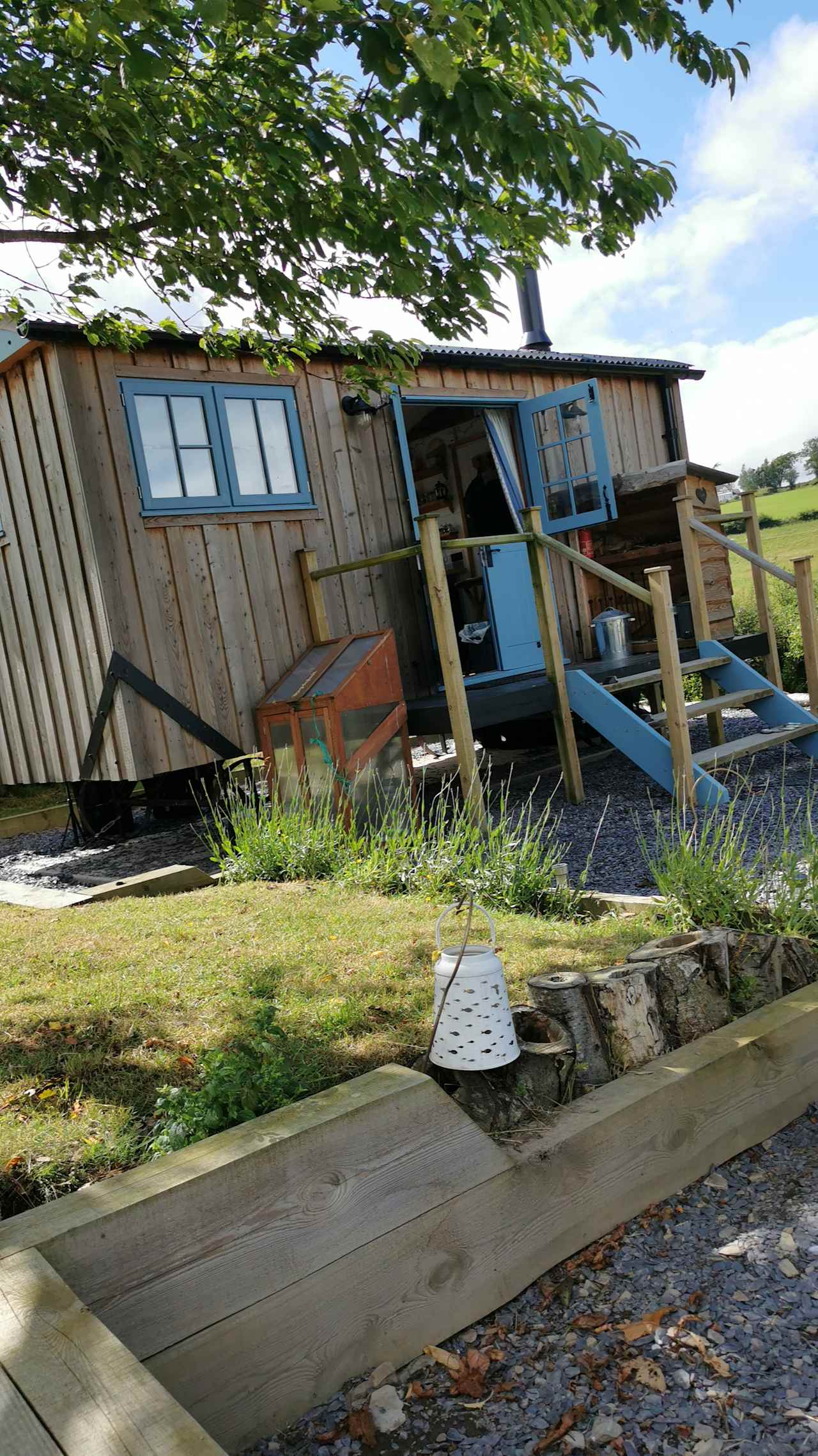 Over-the-Moon Luxury Shepherds Hut