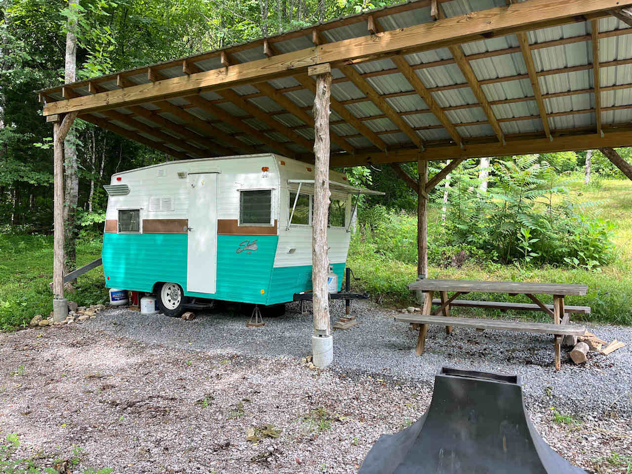 Secluded Black Fox Camping/Camper