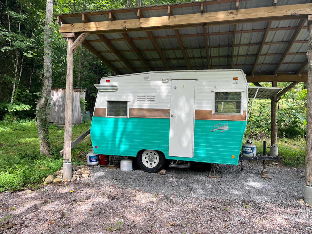 Secluded Black Fox Camping/Camper