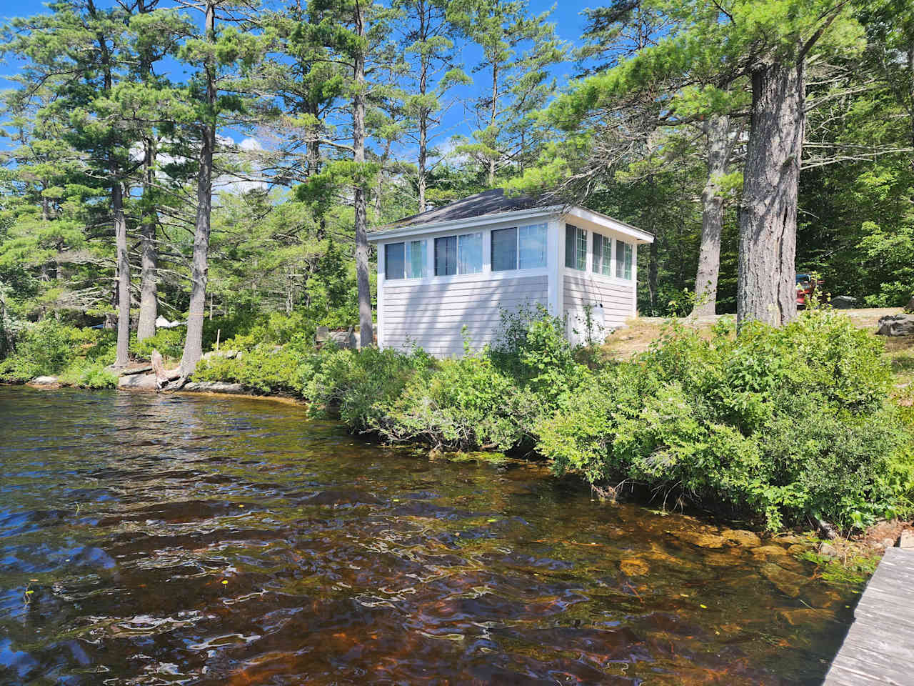 Sip Pond Lakefront Cottage
