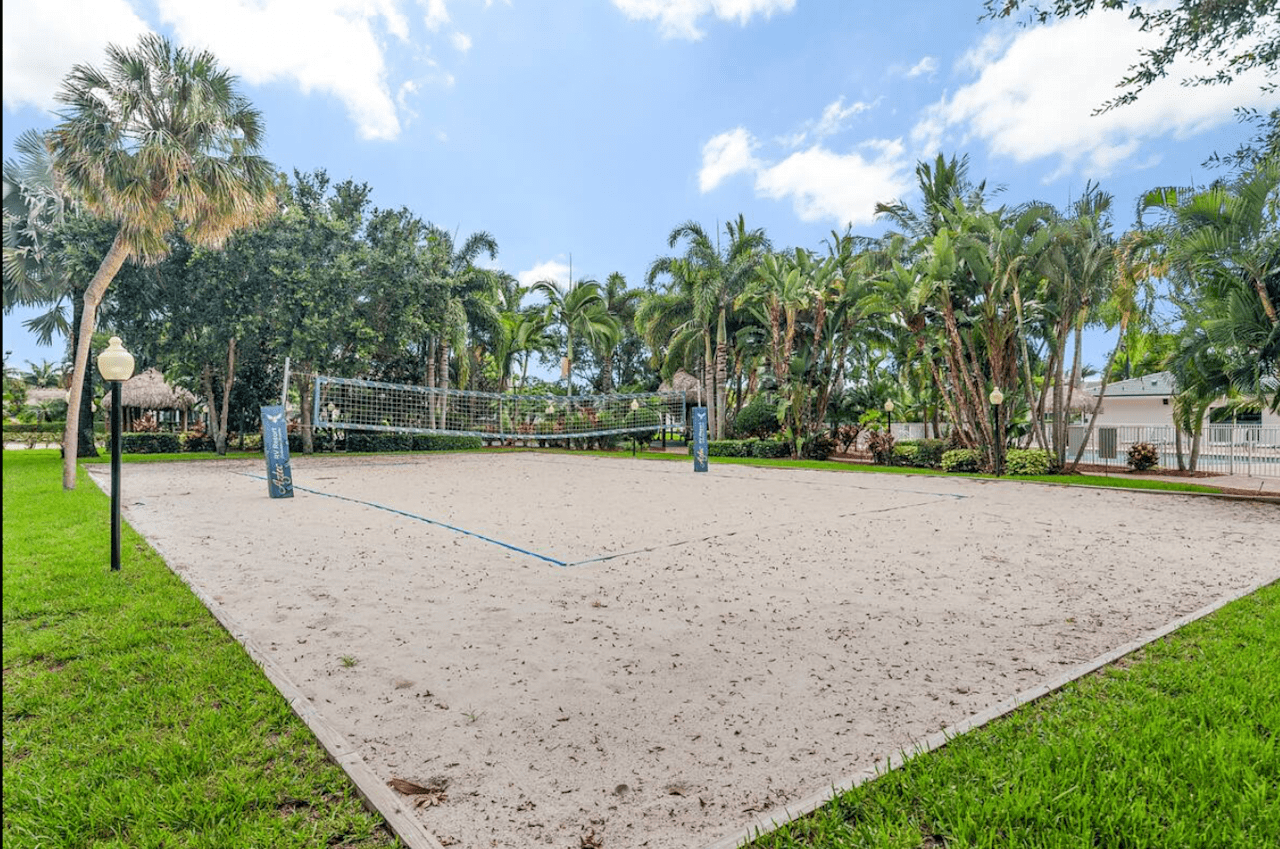 Aztec South Florida RV Resort