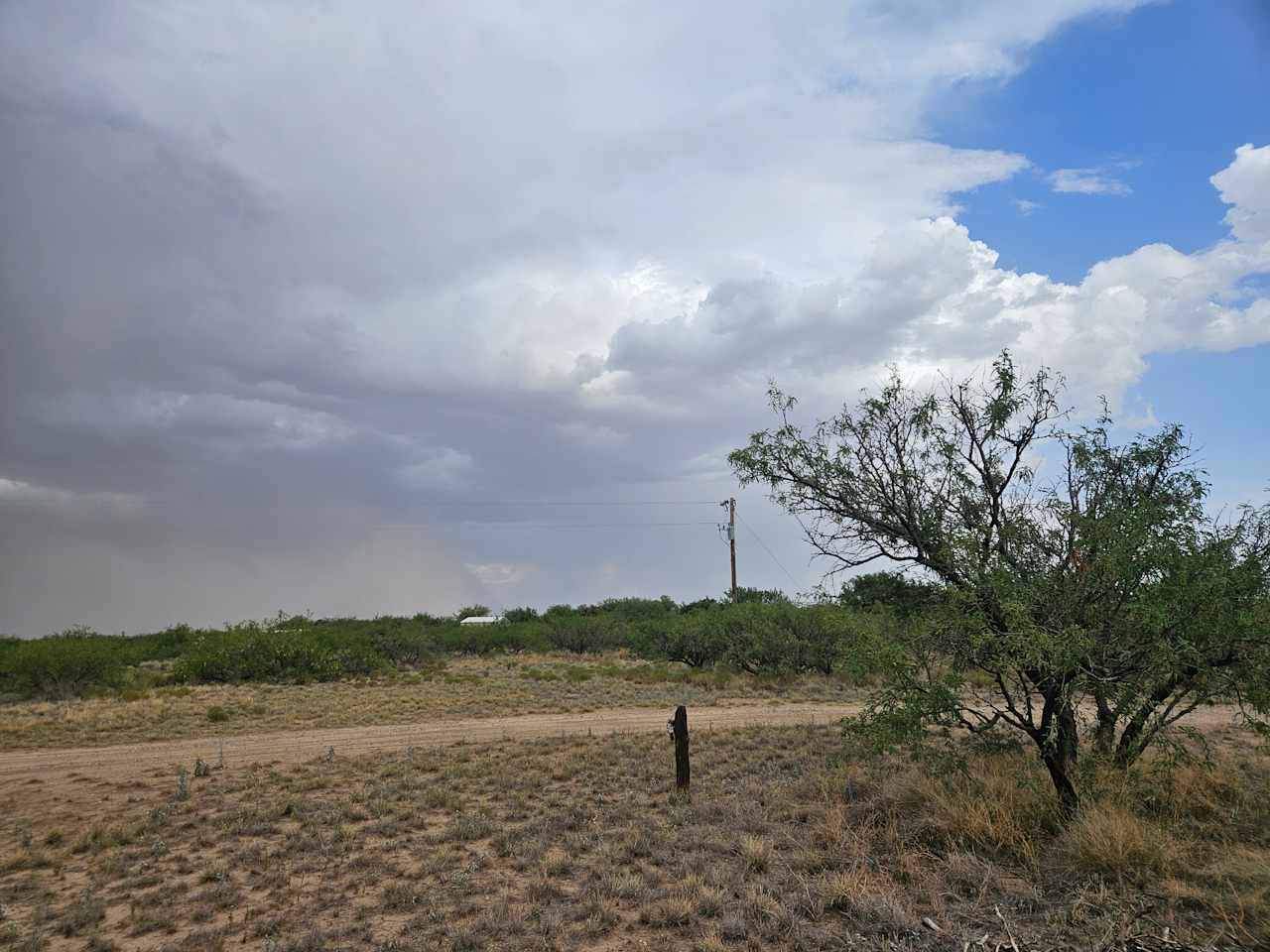 Dust storm rolling in; parked at site