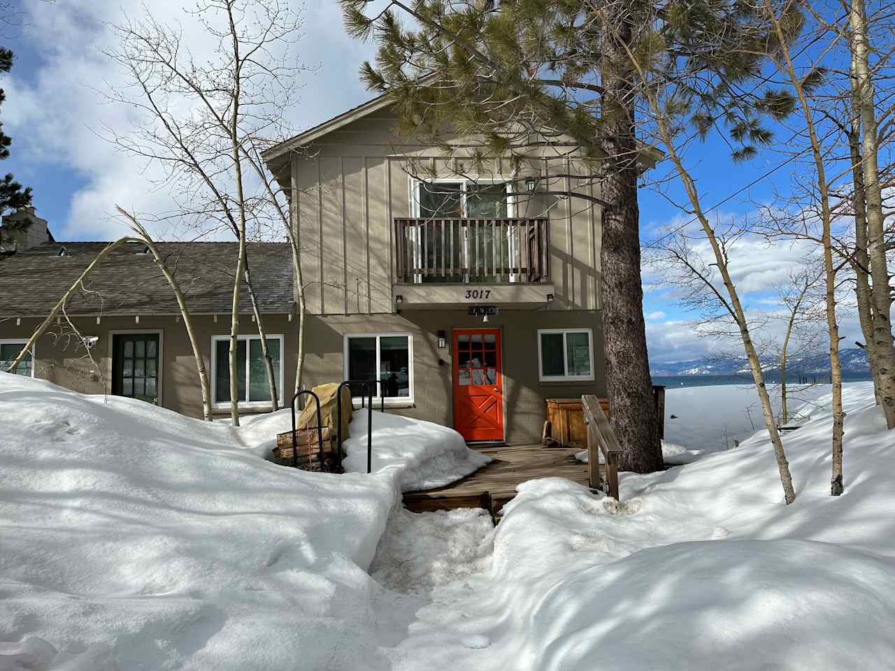 Beachside Cabin Lake Tahoe