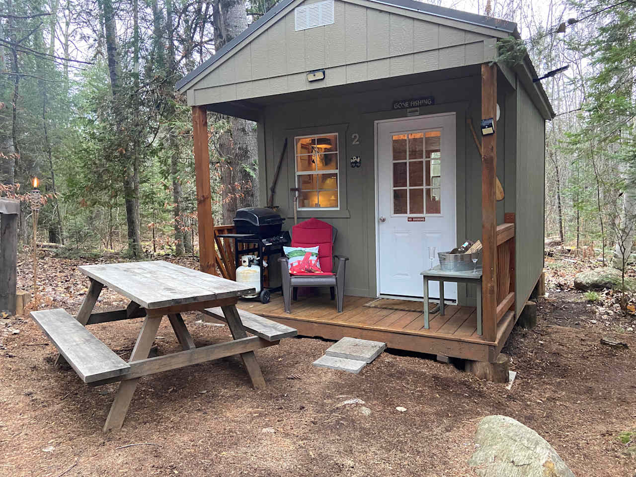 The Cabin - Cozy Rustic Retreat