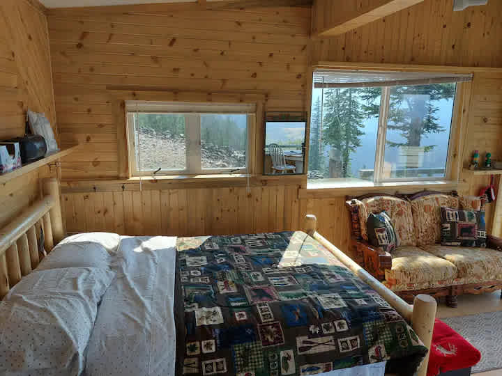 Elkhorn Mountain Top Cabin