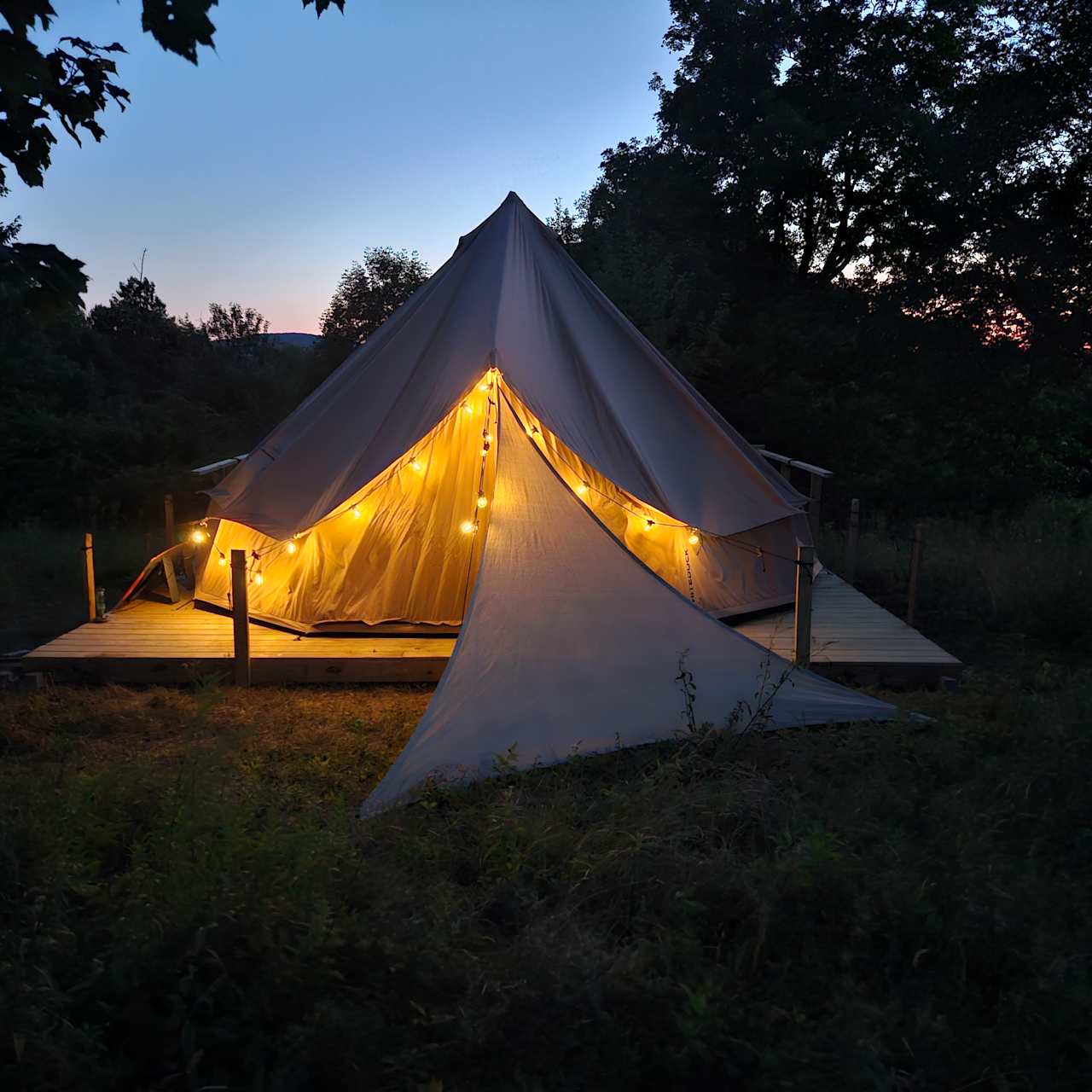 Cross Hill Glamping Bell Tent