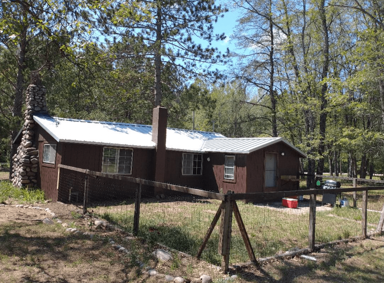 Pine Oaks Lodge Cabin and Bunkhouse