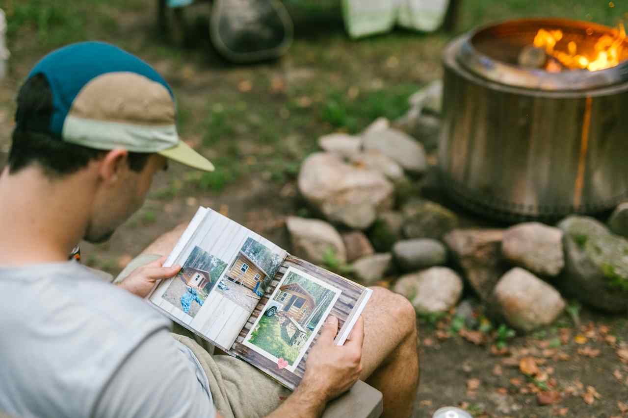 The book about the creation of the cabin is really great to see!