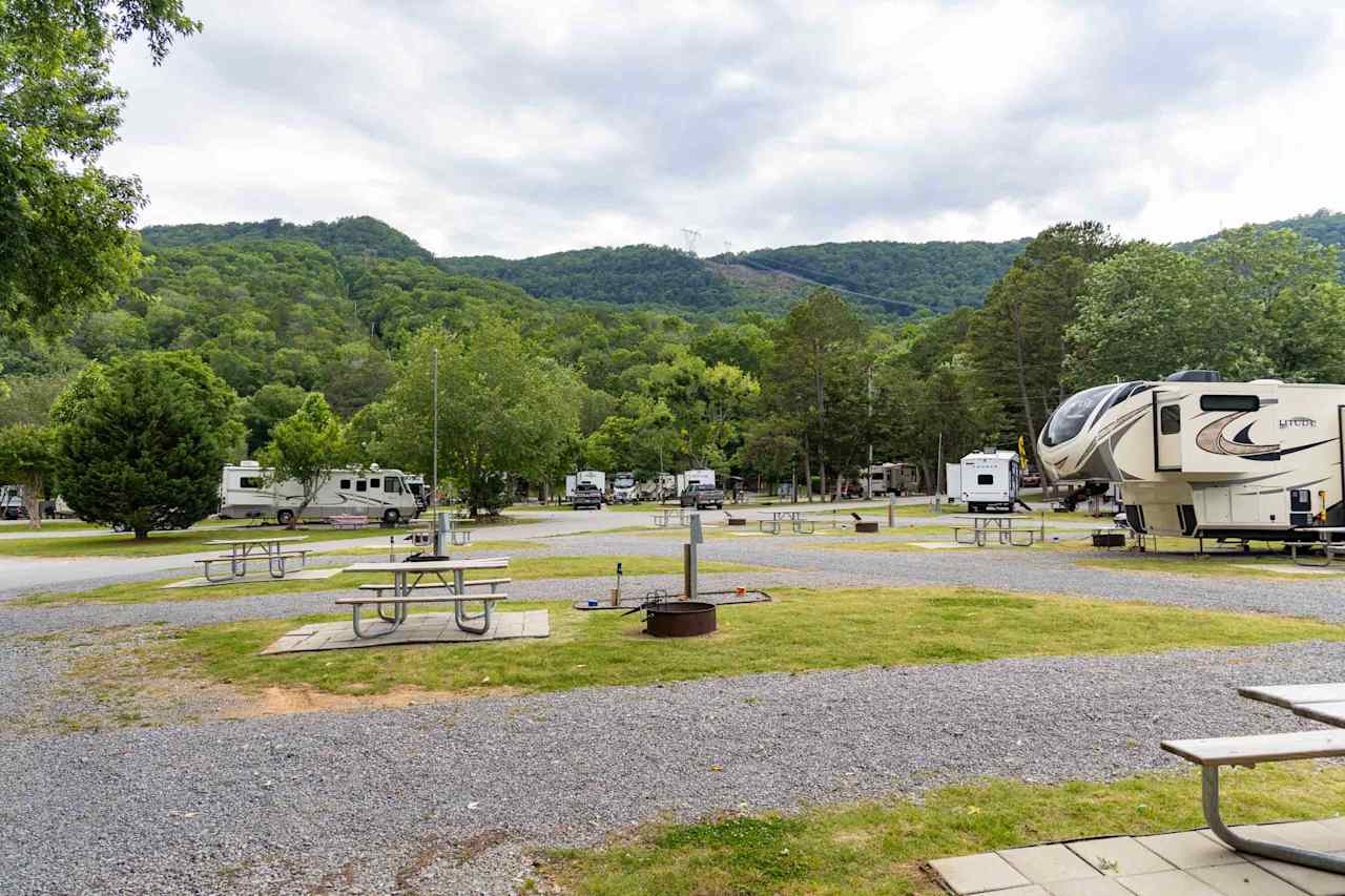 Raccoon Mountain Caverns and Campground