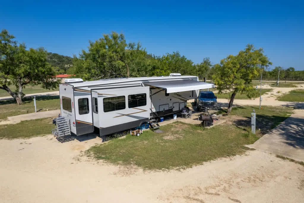 Nueces River Rv And Cabin Resort