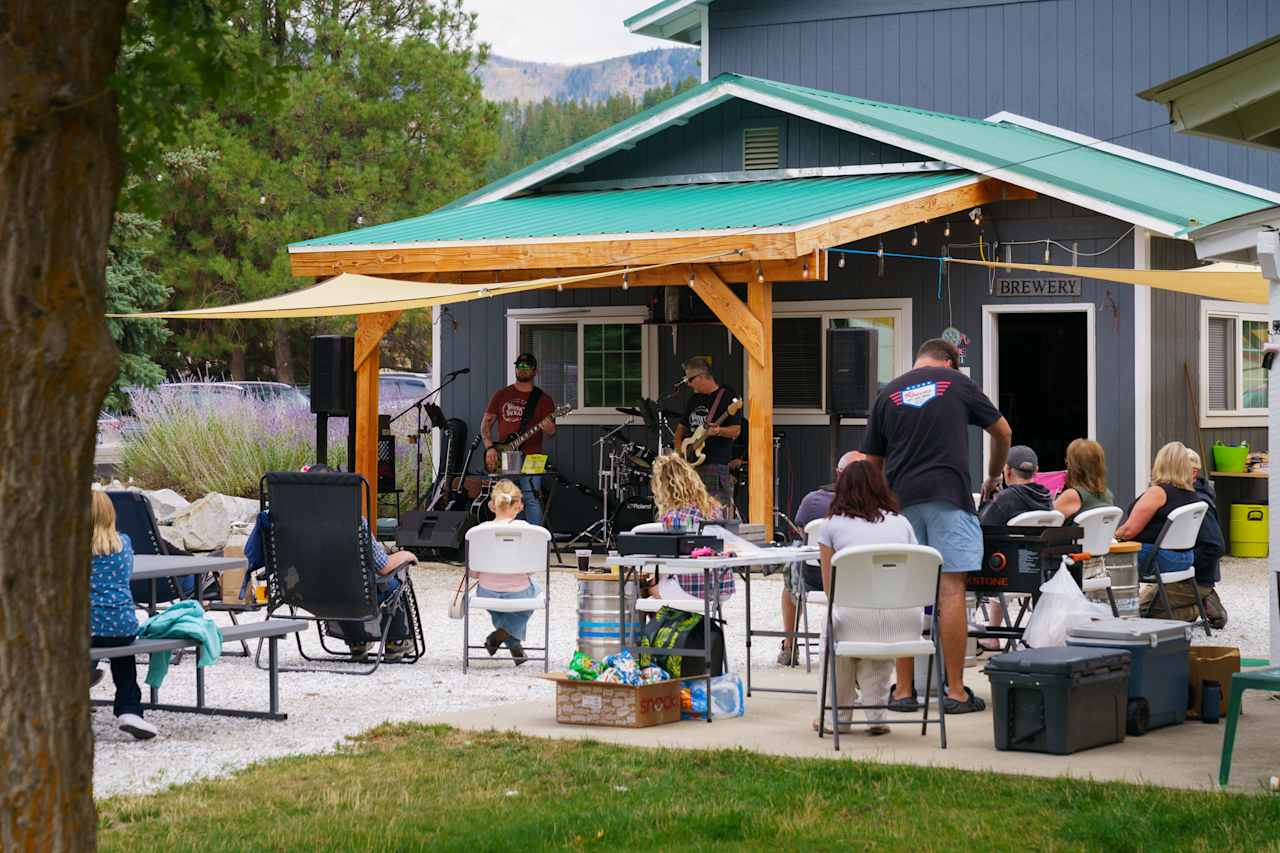 We caught a live band during our stay as well!