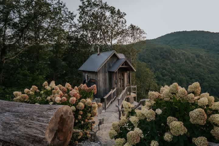 Off-Grid Glamping Sites with Views