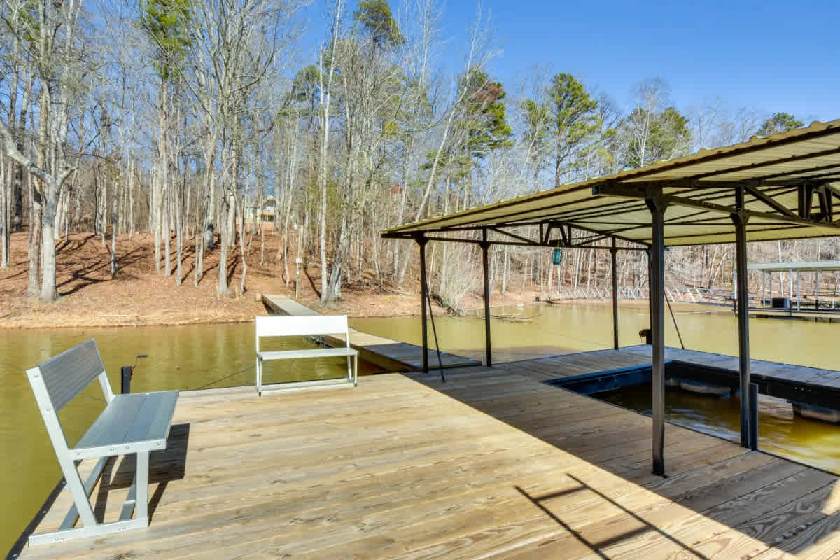 Timber Ridge Cottage With Fire Pit