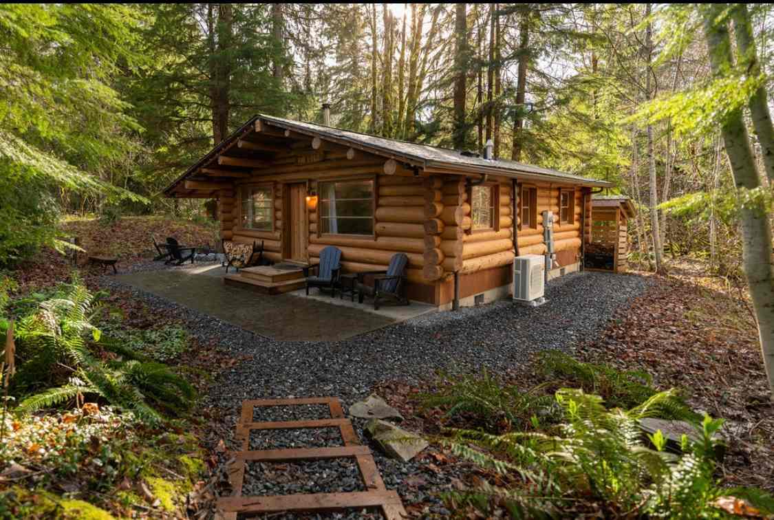 The Logs at Mt Baker