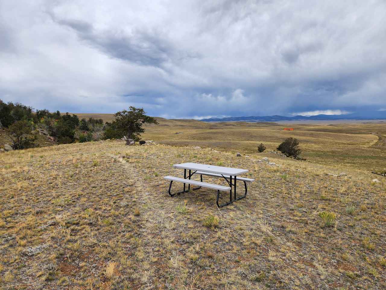 We welcome you to use our picnic table while visiting! Soak in those views while you’re at it!

