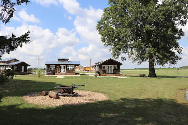 Lakeview by Sue Honeymoon Cabin