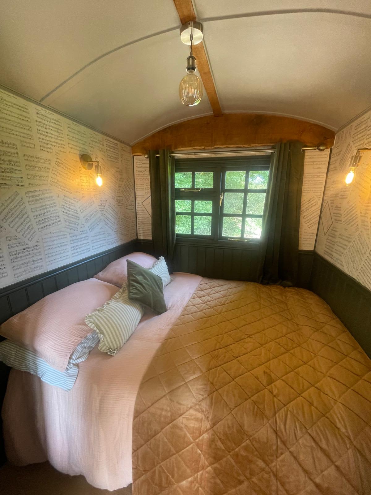 The Nest - Luxury Shepherds Hut