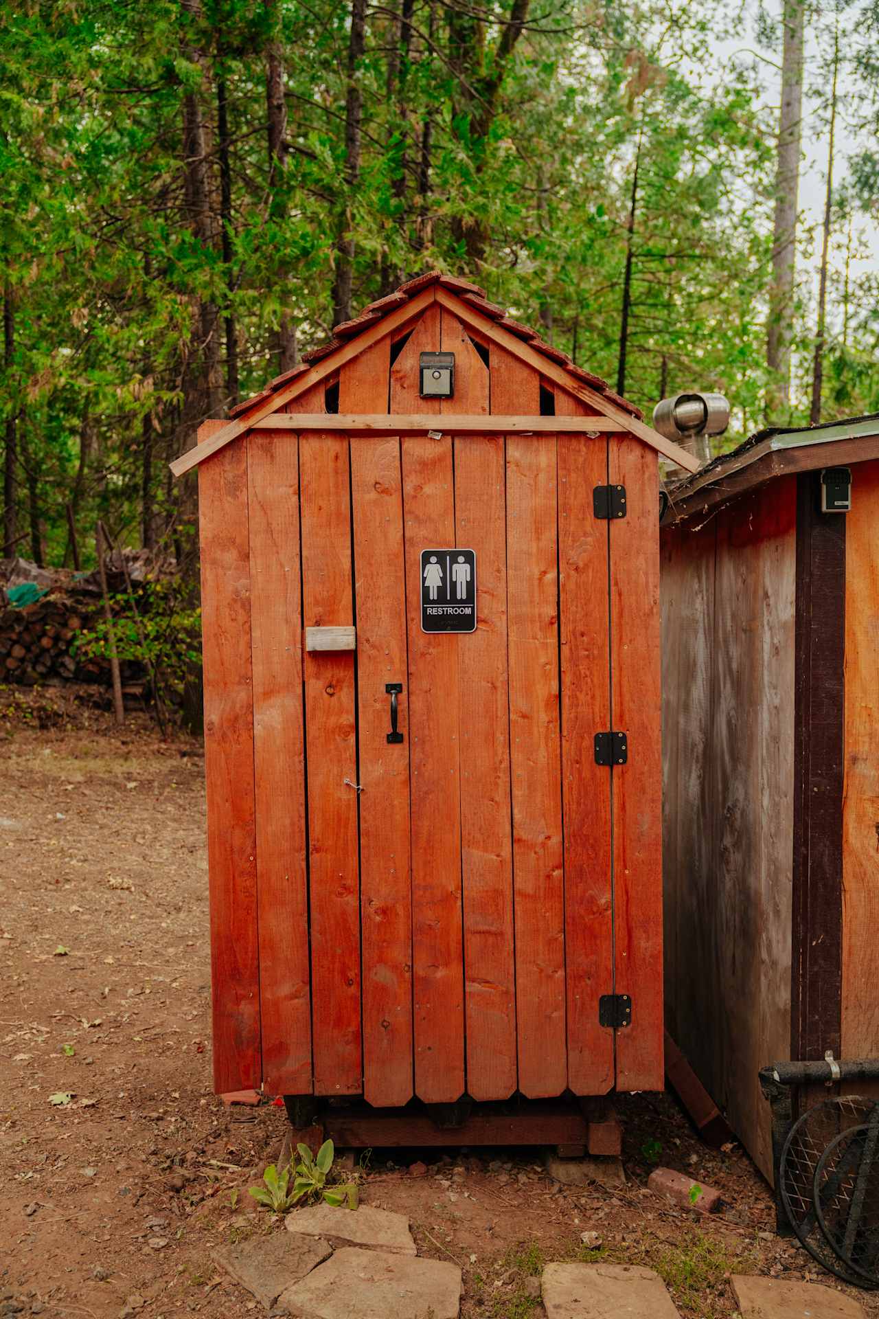 Secluded minimalist cabin