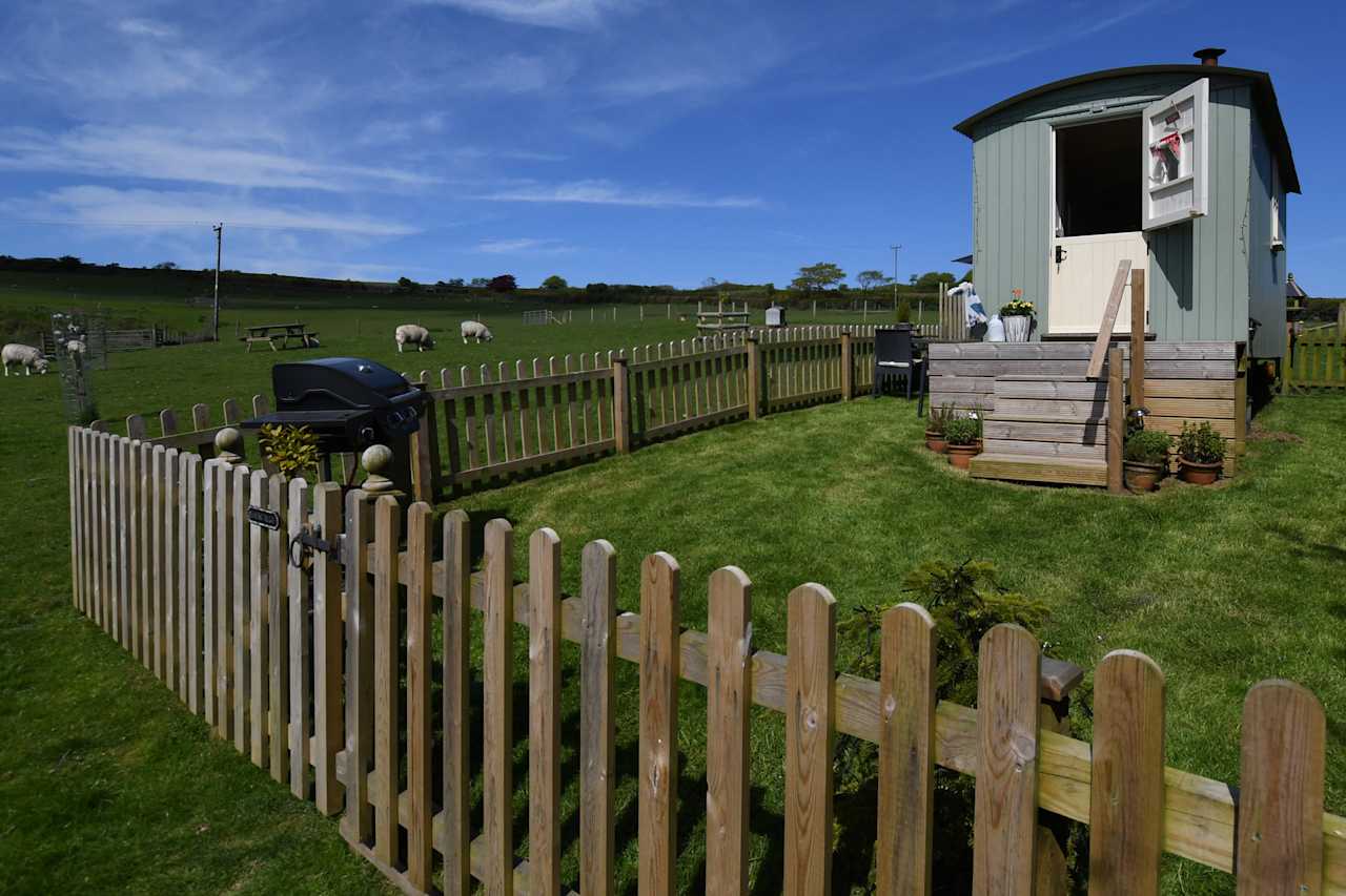 Benton springs shepherd huts